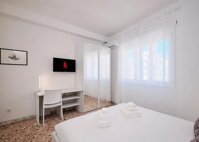 Ampio A 2 Passi Dal Centro Apartment *
